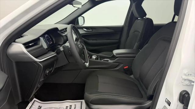 2025 Jeep Grand Cherokee Laredo X 4x4