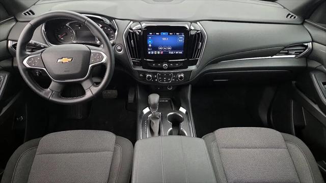 2023 Chevrolet Traverse AWD LT Cloth
