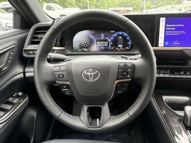 2025 Toyota Crown Signia XLE
