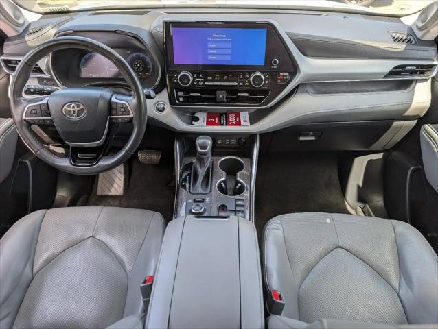 2023 Toyota Highlander Platinum