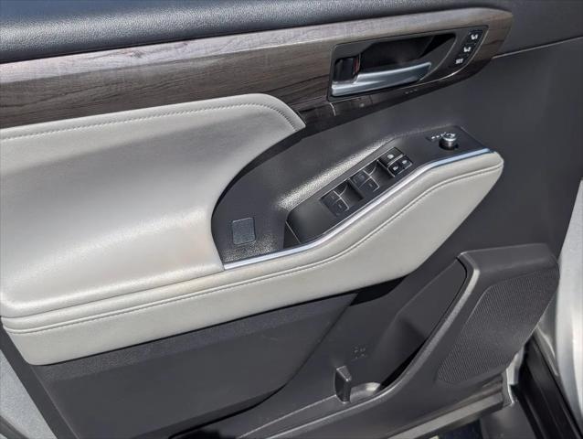 2023 Toyota Highlander Platinum