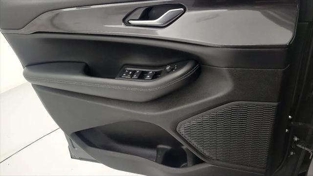 2023 Jeep Grand Cherokee L Laredo 4x4