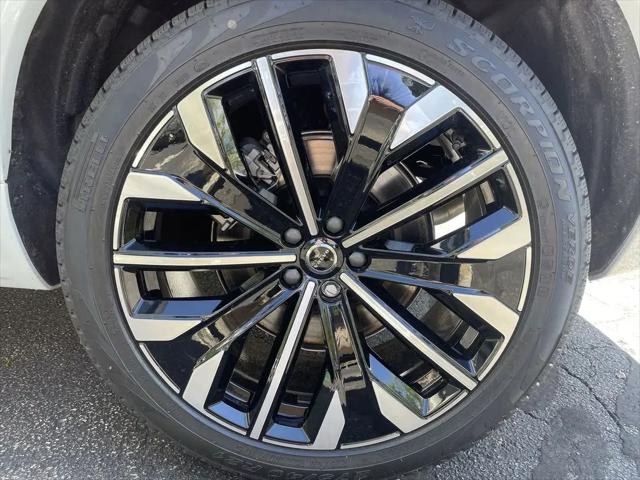 2026 Volvo XC90 Plug-In Hybrid Ultra, T8 AWD, Electric/Gasoline, Bright, 7 Seats
