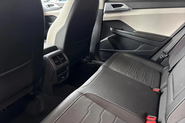 2025 Volkswagen Taos 1.5T SE