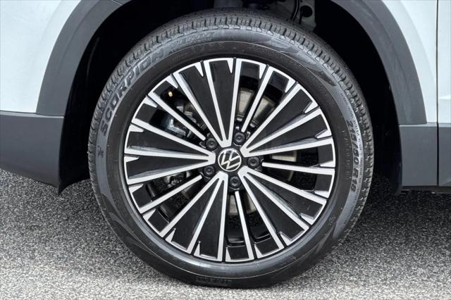 2025 Volkswagen Taos 1.5T SE