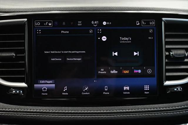 2027 Chrysler Pacifica Select