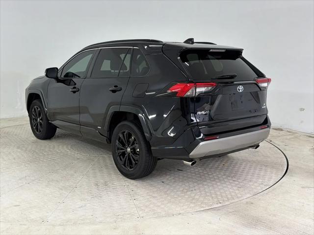 2022 Toyota RAV4 Hybrid SE