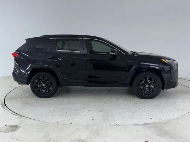2022 Toyota RAV4 Hybrid SE