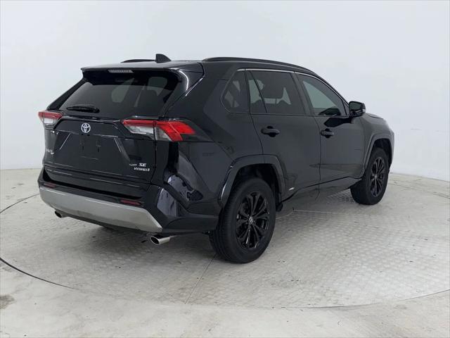 2022 Toyota RAV4 Hybrid SE