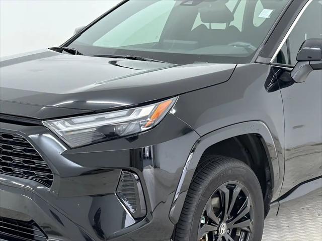 2022 Toyota RAV4 Hybrid SE