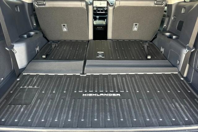 2026 Toyota Highlander Hybrid Limited