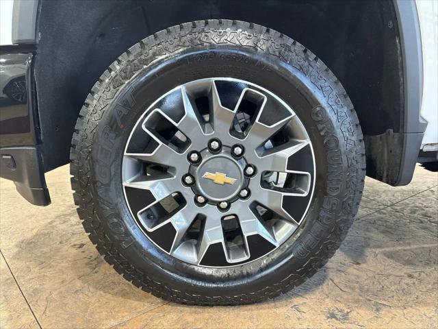 2022 Chevrolet Silverado 2500HD 4WD Crew Cab Standard Bed Custom