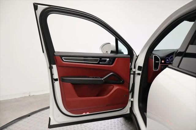 2023 Porsche Cayenne S