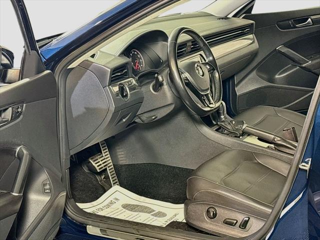 2020 Volkswagen Passat 2.0T R-Line