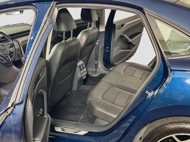 2020 Volkswagen Passat 2.0T R-Line