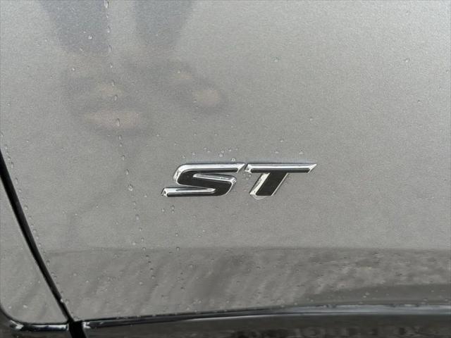 2025 Buick NV Sport Touring FWD