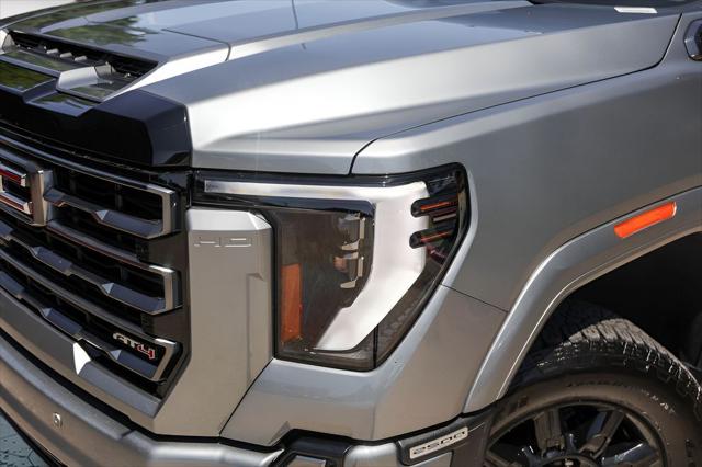 2024 GMC Sierra 2500HD 4WD Crew Cab Standard Bed AT4
