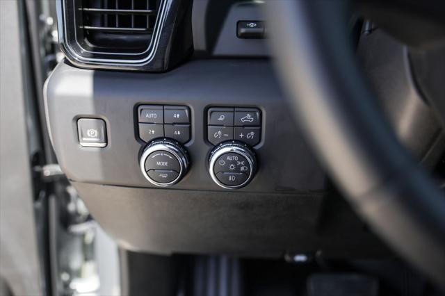 2024 GMC Sierra 2500HD 4WD Crew Cab Standard Bed AT4