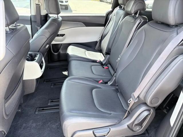 2024 Kia Carnival MPV LX Seat Package