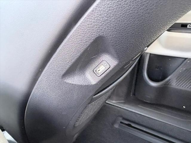 2024 Kia Carnival MPV LX Seat Package