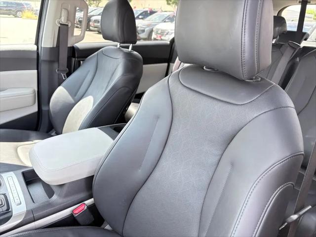 2024 Kia Carnival MPV LX Seat Package