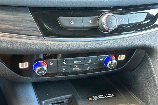 2024 Buick Enclave Essence FWD