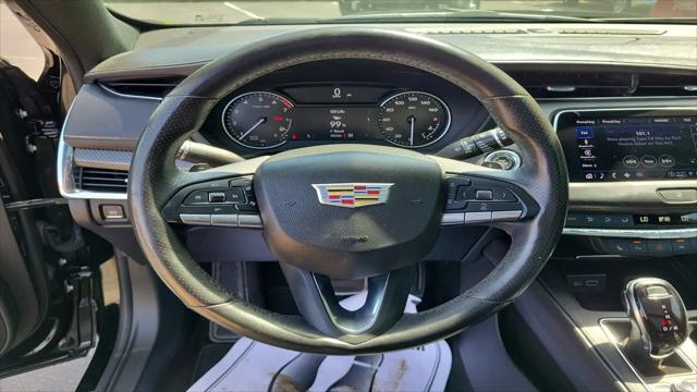 2023 Cadillac XT4 AWD Sport