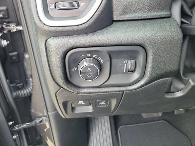 2026 Ram 1500 Express Crew Cab 4x4 57 Box
