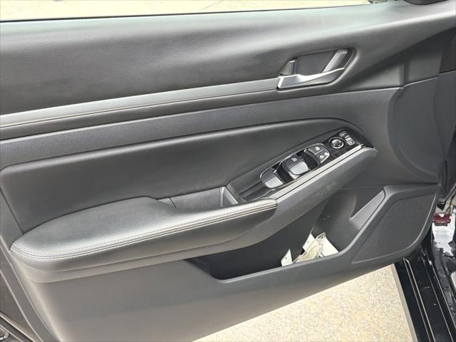 2024 Nissan Altima SL FWD