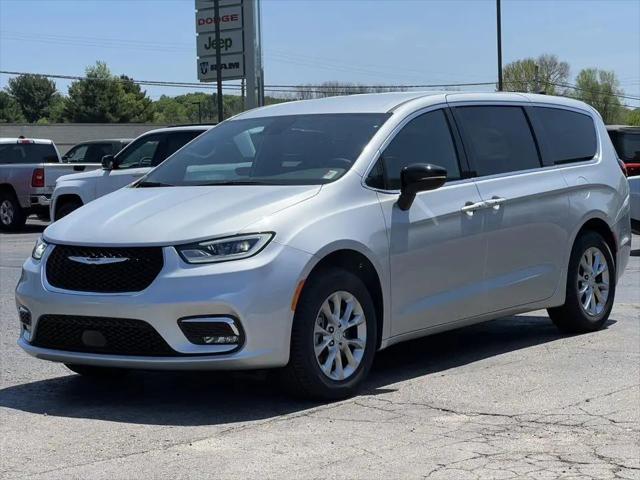 2026 Chrysler Pacifica Select AWD