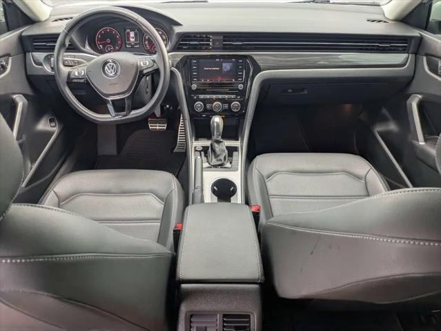 2020 Volkswagen Passat 2.0T R-Line