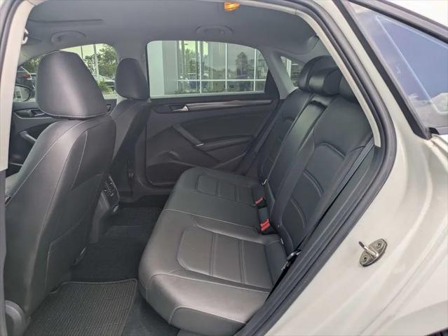 2020 Volkswagen Passat 2.0T R-Line