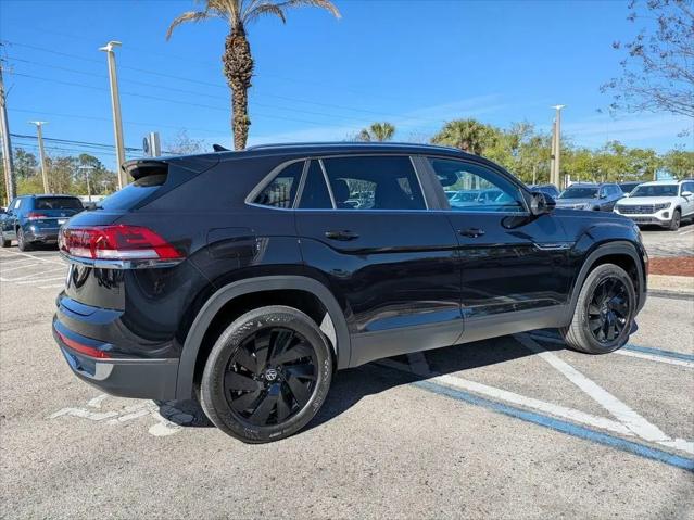 2026 Volkswagen Atlas Cross Sport SE with Technology
