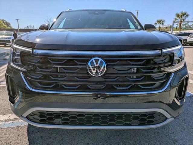 2026 Volkswagen Atlas Cross Sport SE with Technology