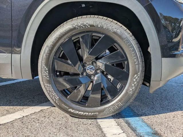 2026 Volkswagen Atlas Cross Sport SE with Technology