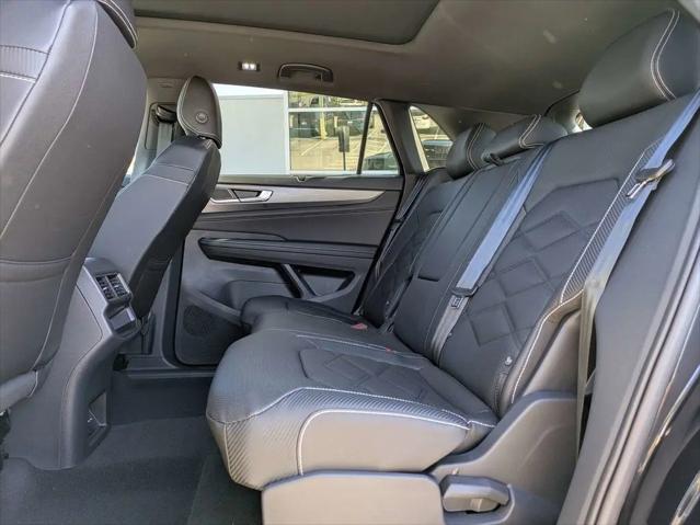2026 Volkswagen Atlas Cross Sport SE with Technology