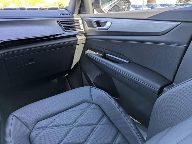 2026 Volkswagen Atlas Cross Sport SE with Technology