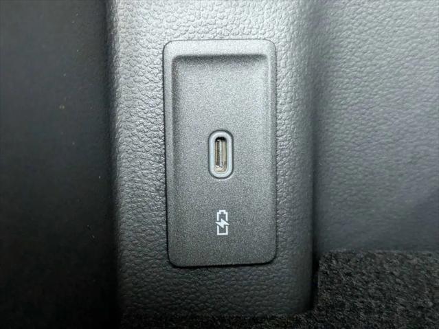 2026 Volkswagen Atlas Cross Sport SE with Technology