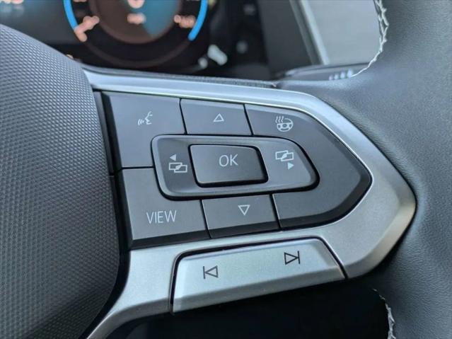 2026 Volkswagen Atlas Cross Sport SE with Technology