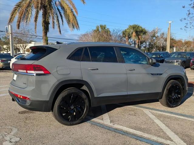 2026 Volkswagen Atlas Cross Sport SE with Technology