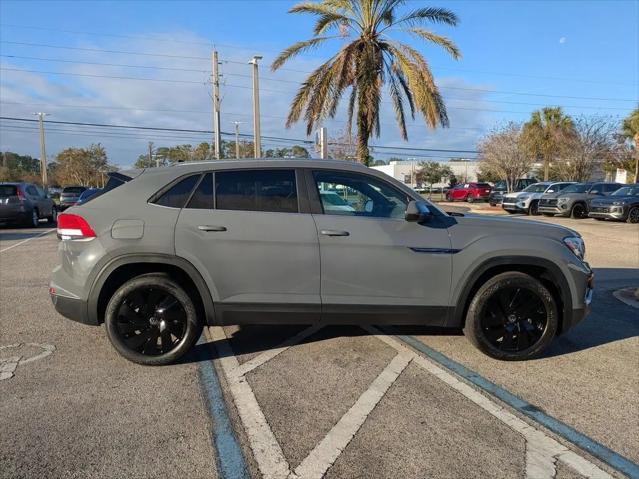 2026 Volkswagen Atlas Cross Sport SE with Technology