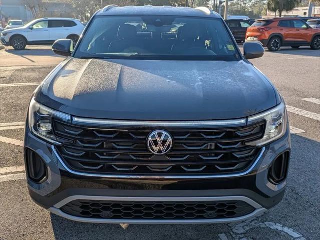 2026 Volkswagen Atlas Cross Sport SE with Technology