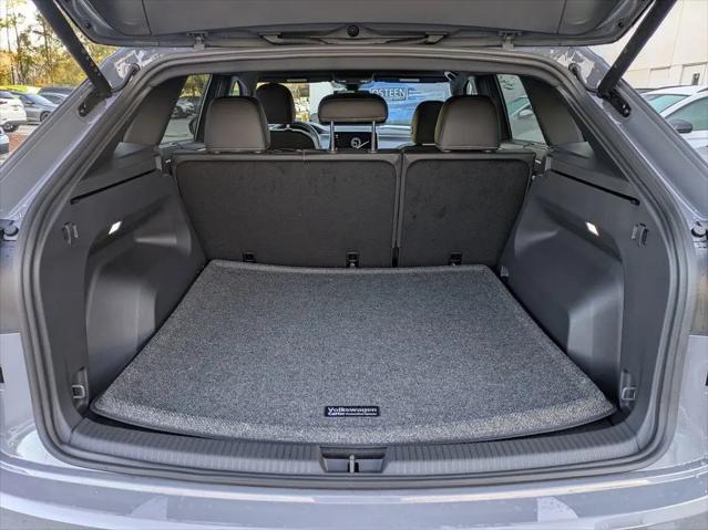 2026 Volkswagen Atlas Cross Sport SE with Technology