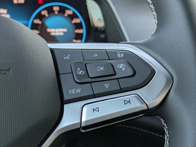 2026 Volkswagen Atlas Cross Sport SE with Technology