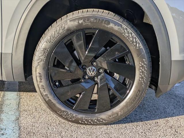 2026 Volkswagen Atlas Cross Sport SE with Technology