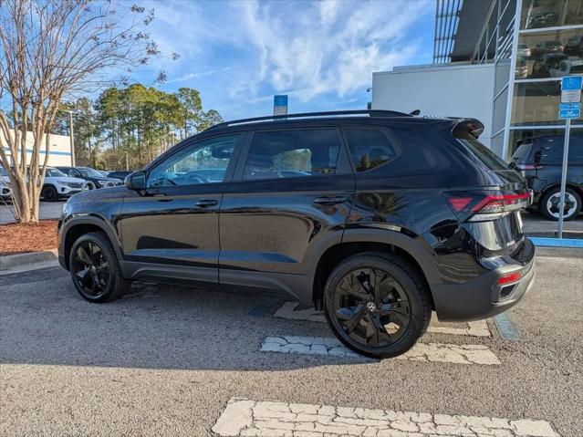 2026 Volkswagen Taos SE Black