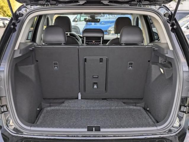 2026 Volkswagen Taos SE Black