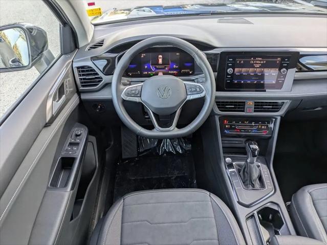 2026 Volkswagen Taos SE Black