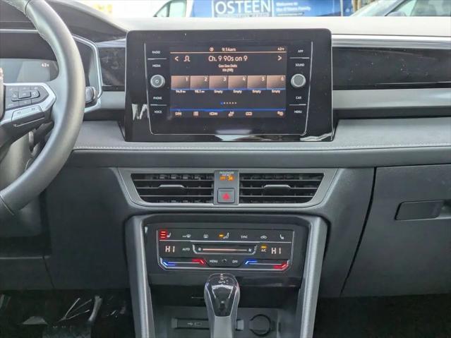 2026 Volkswagen Taos SE Black