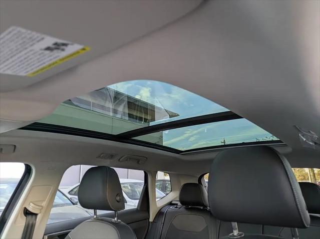 2026 Volkswagen Taos SE Black